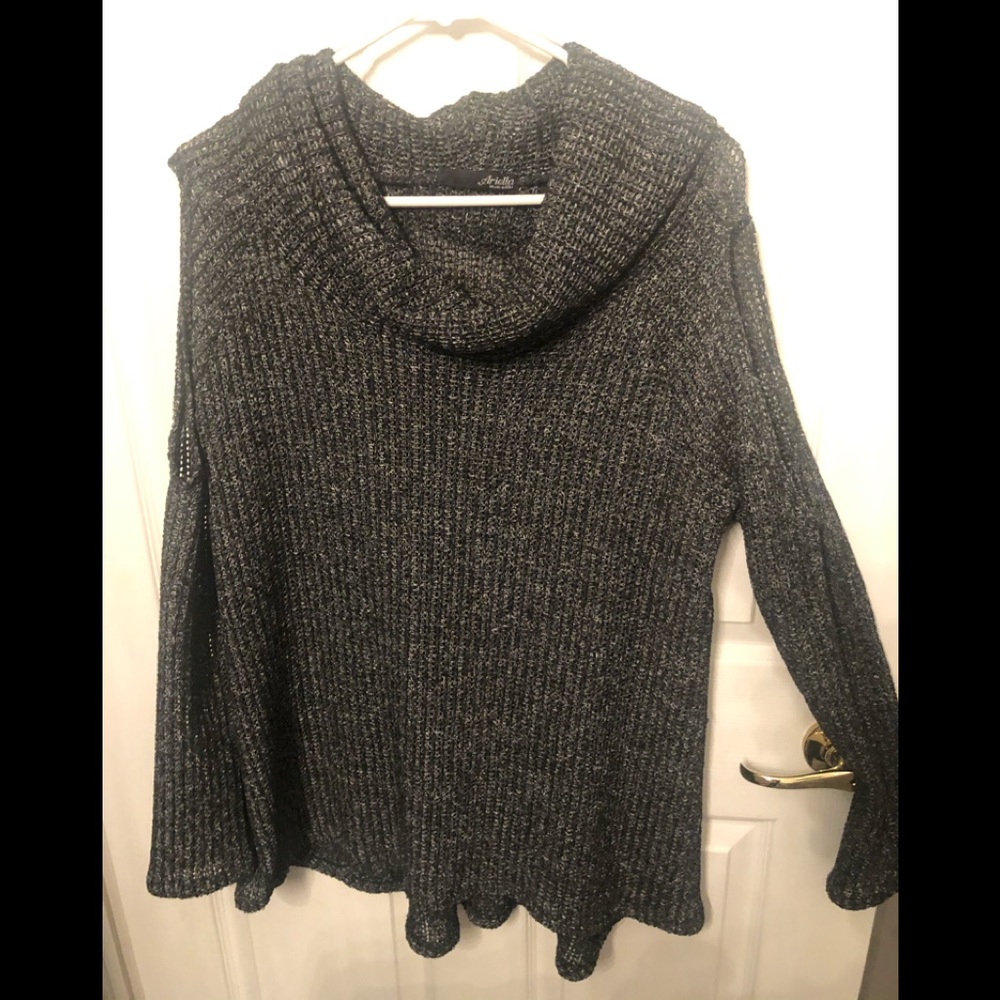 Ariella cold shoulder top